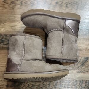 UGG Classic Short II Metallic Bronze Tan Suede Leather Shearling Boot 2 Cozy